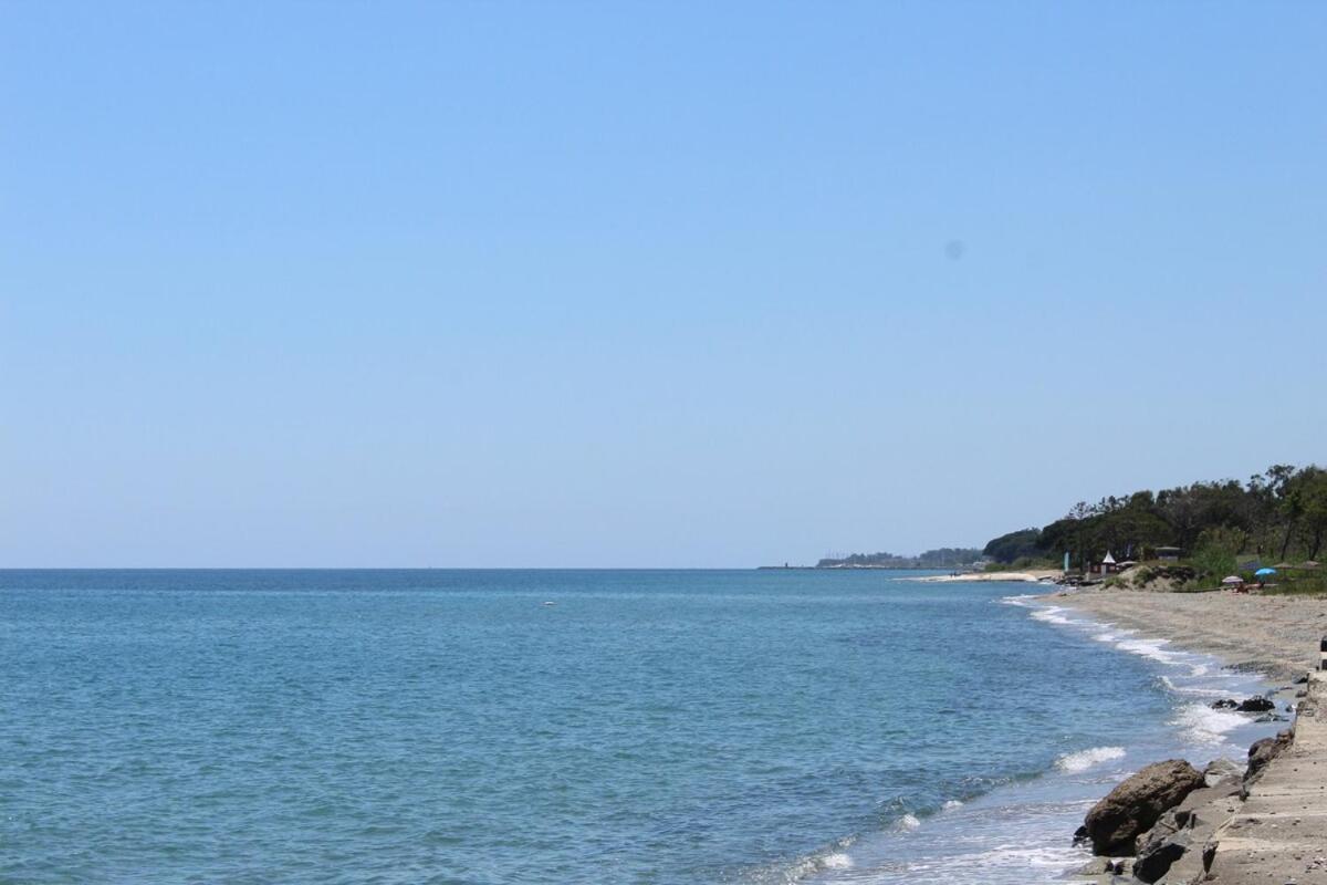 Bord de mer, pieds dans l'eau, vue panoramique Villa San-Nicolao Esterno foto